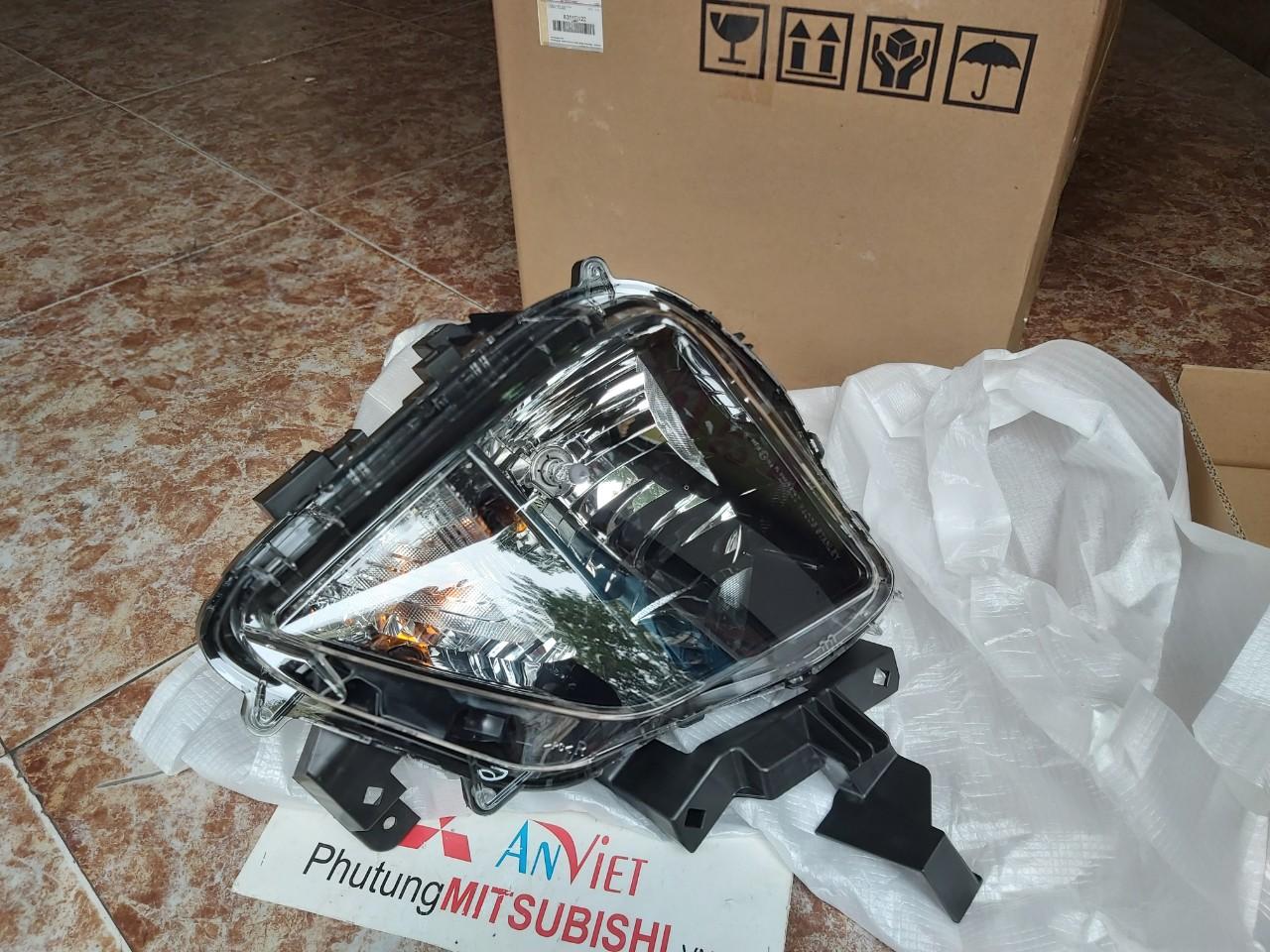 Đèn pha trước xe Xpander bên trái