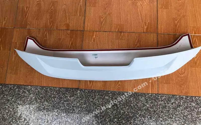 Đuôi cá nắp cốp xe Xpander